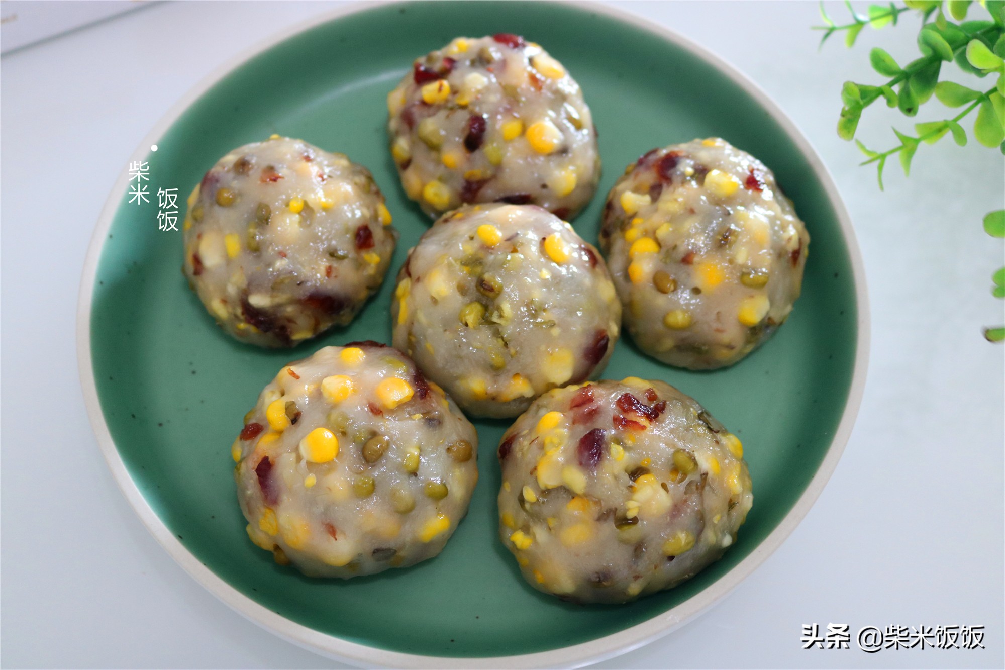 绿豆新吃法，一拌一团，大火一蒸就上桌，无油少糖健康好吃