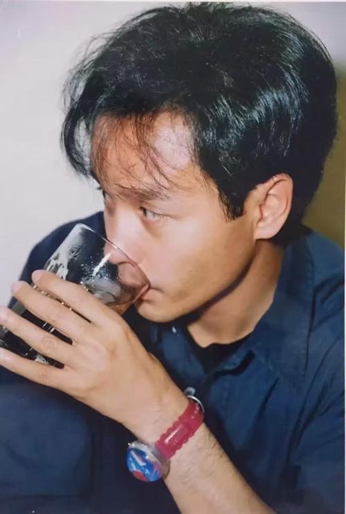 张国荣生前交往7名女友，各个如花似玉，为何独