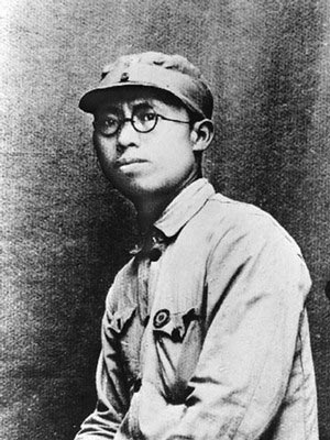 梁兴初：黑山一战成名，朝鲜首战却被黑人团吓