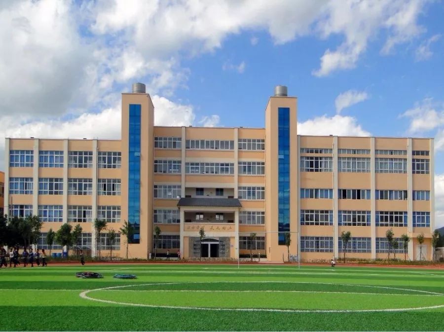 开发商攻占的昆明空港，这所小学改扩建9月开工，新增5.6万方