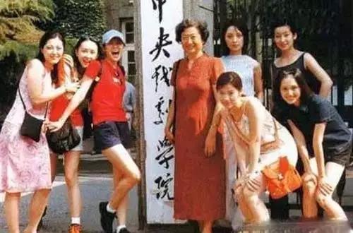 袁泉新剧再度封神！碾压倪妮、秒杀刘诗诗，42岁她才是最强王者