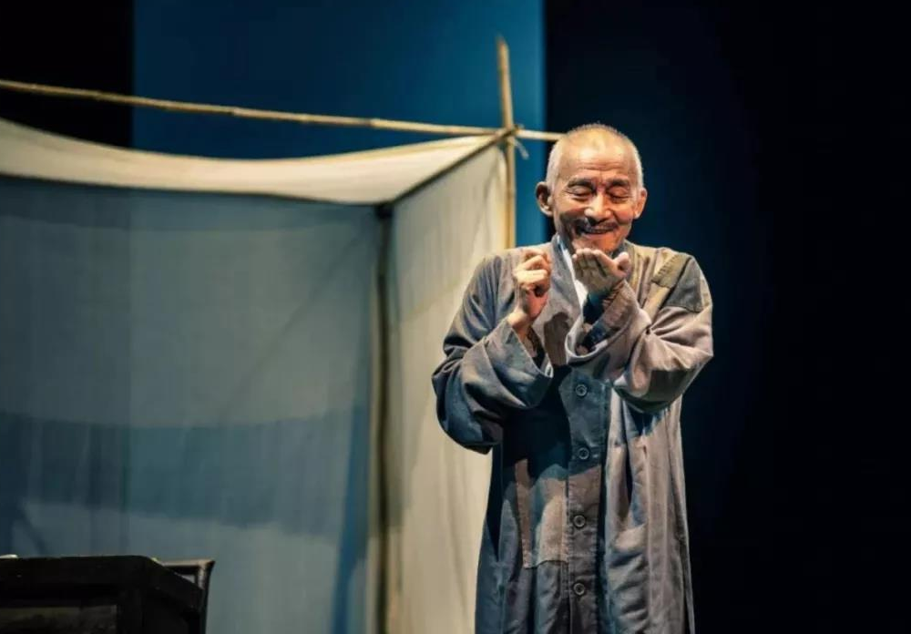 游本昌：演30年配角，52岁凭“济公”成名，如今