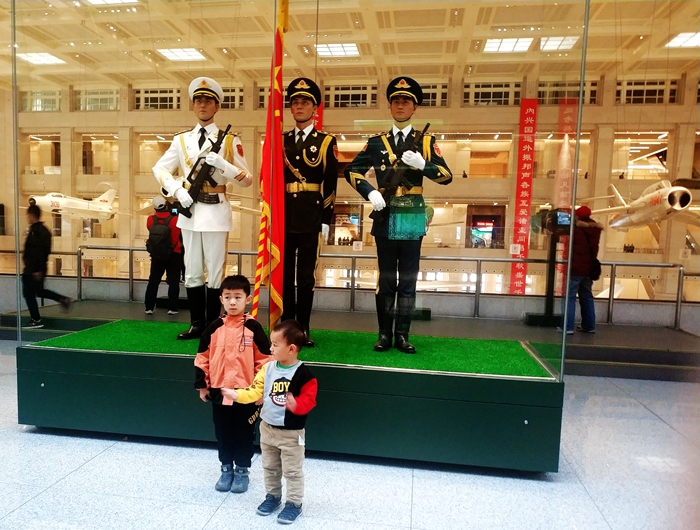 军人如何管教自己的孩子 有人说像管部队 他们管孩子有什么特点