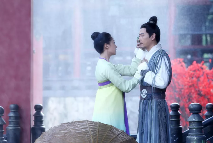 科班出身曾是胡歌女主，恋上比自己大24岁大叔，