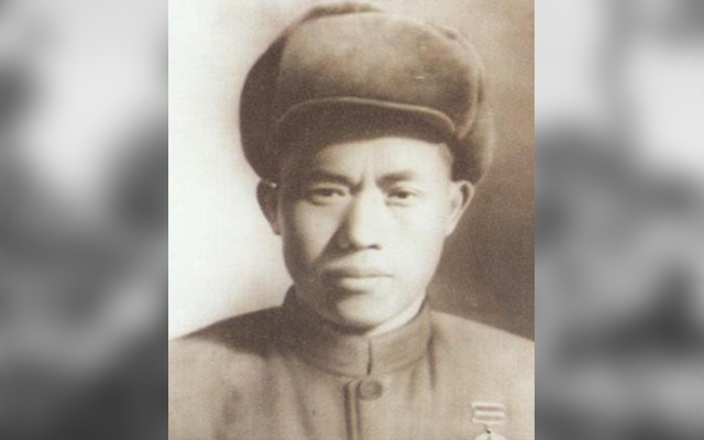 1958年，当首长路过一处县城时，发现粮仓警卫竟是牺牲5年的战友