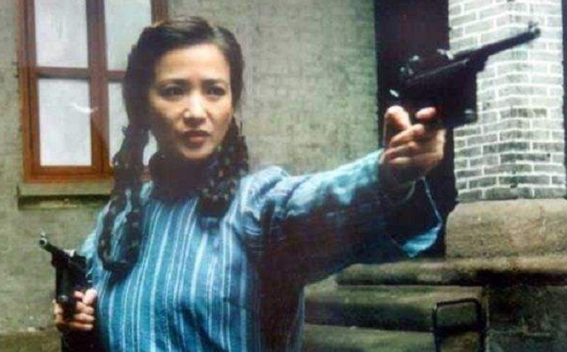 双枪老太婆赵洪文国，抗战时期闻名海内外，建国后为何会被枪决？