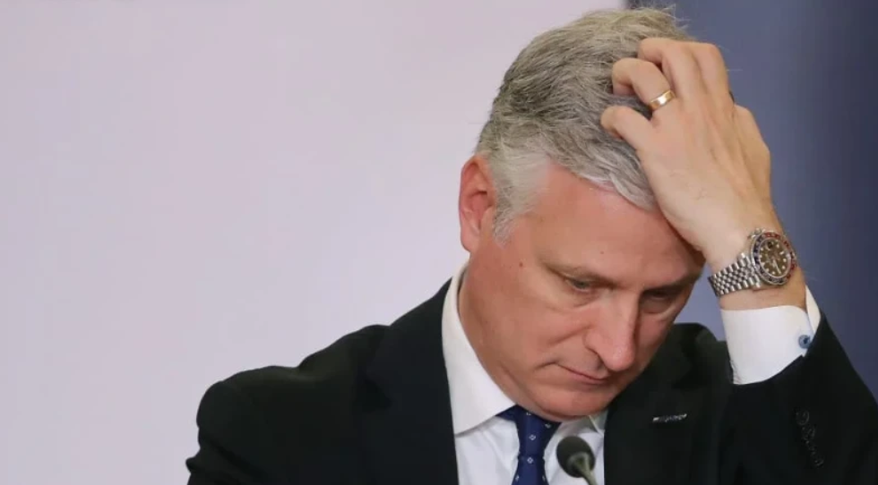 美反華急先鋒到訪越南，受到�特殊待遇�：限制活動不讓飛機停留