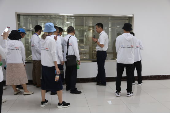 融媒体看河南采访团点赞遂平农产品加工产业“硬实力”