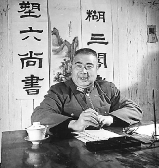 石友三：火烧少林寺，炮轰南京城，7次倒戈，最终被活埋在黄河边
