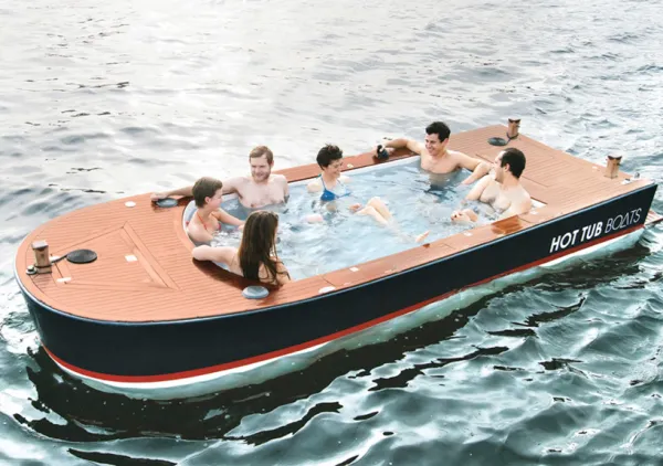 海上移动浴缸Hot Tub Boats开启脑洞大开的出海模式