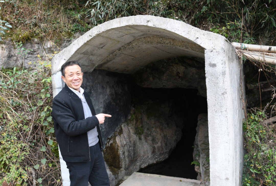 “拐书记”的承诺——记省人大代表杨祖易
