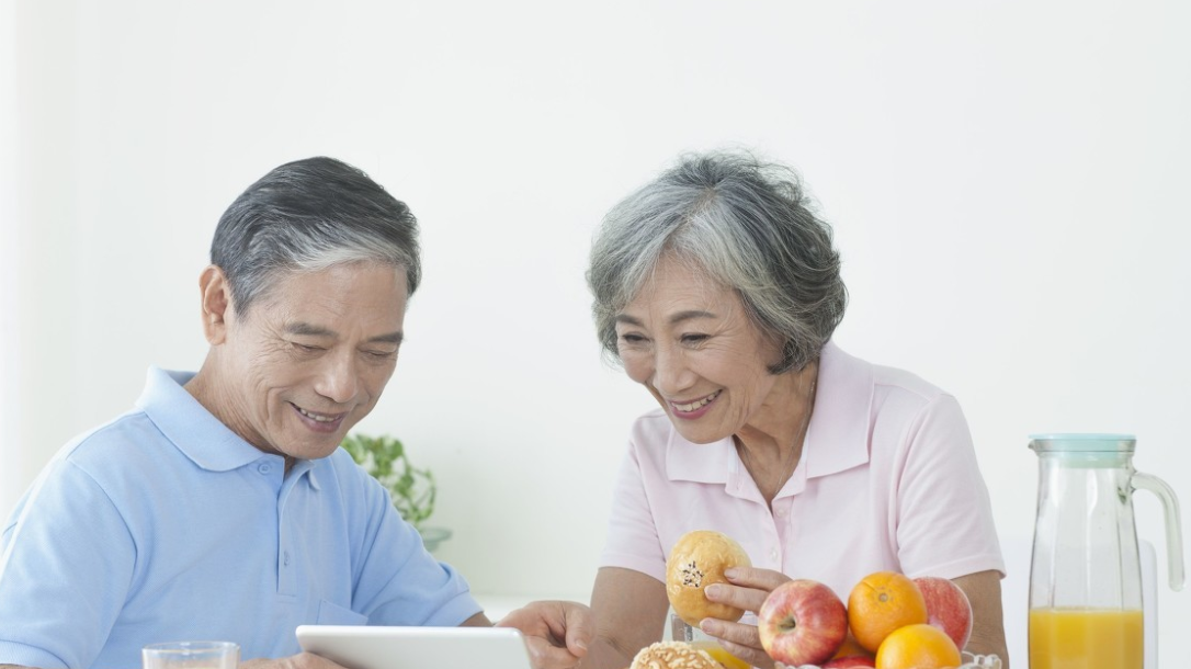 2021年，养老金实现全面17连涨，需要满足哪些条件呢？