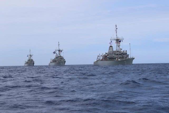 美扫雷舰再窜东海搞演练，几乎贴着海岸线，离