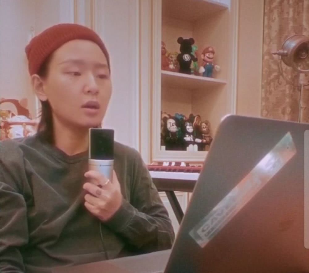 周笔畅素颜暗沉又消瘦，34岁打扮成大妈，让人觉