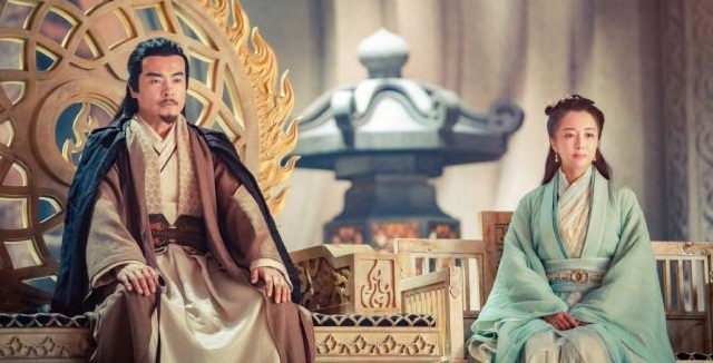 她是阳顶天之妻，也是成昆的师妹，自尽一瞬间