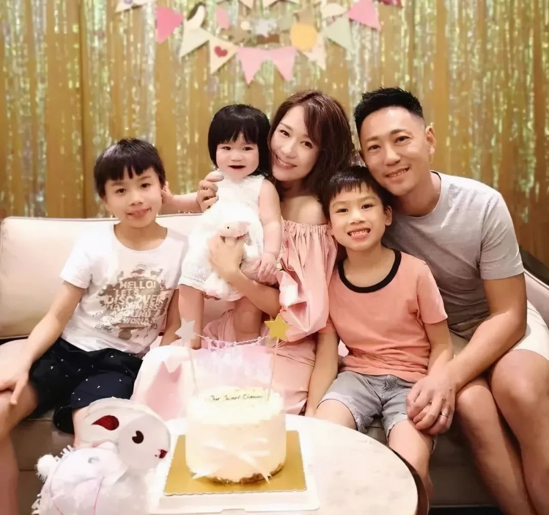 《鹿鼎记》10位主演近况：男三离婚4次，“二老