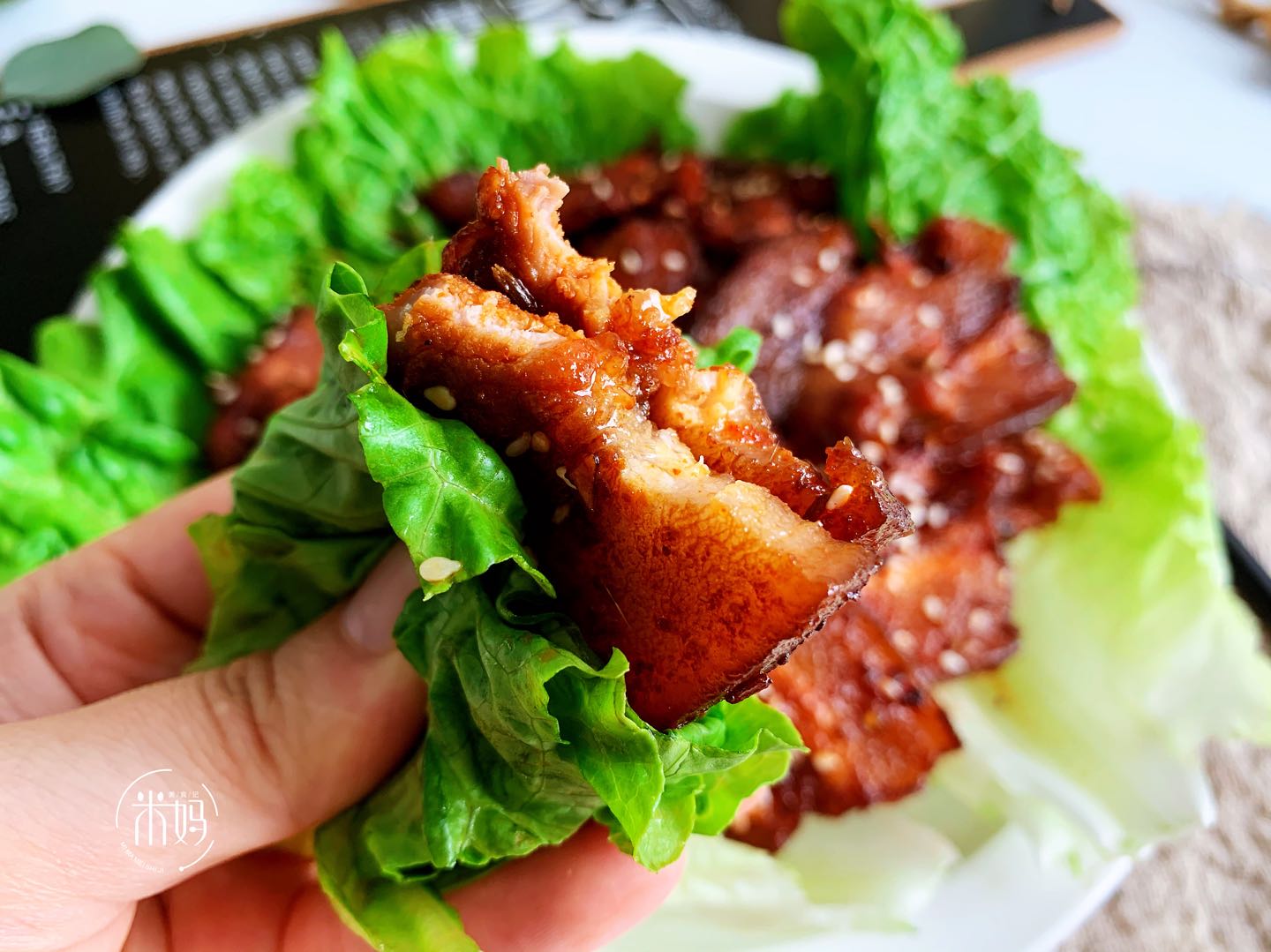 这是五花肉最好吃的做法，不放油，不放水，焦香软嫩口感好极了