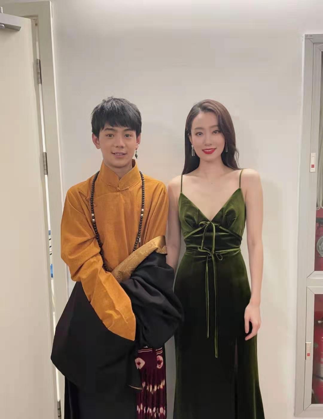 Ding Zhen says he sees Gu Ling's mom, bask in go out and Zhang Xiaofei group photo, netizen: Popular feeling of Fei Mom development