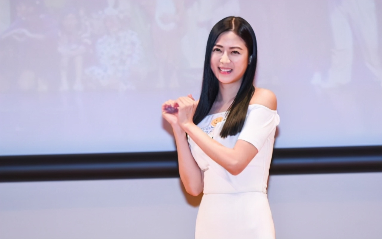 在跟言承旭分手后张熙恩曾坦言觉得言承旭心中一直有林志玲的存在,加