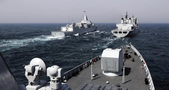 055服役后首次远航，巨大吨位成战力保障，还有