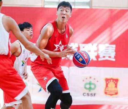 官宣！宏远完成今夏首笔引援，30 15国手内线加盟，有望接班阿联