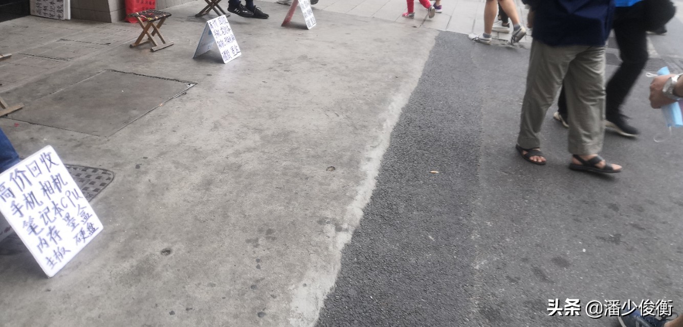 电脑城这么萧条，靠什么盈利？