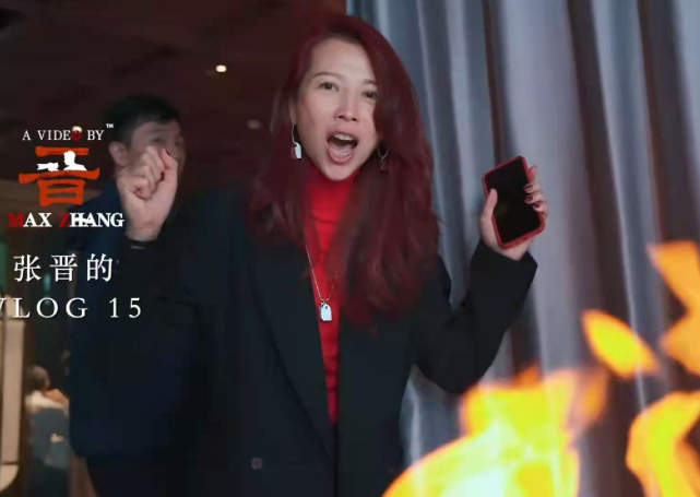 張晉新年首曬全家福，三個兒女同框送祝福，豪宅內景罕見曝光