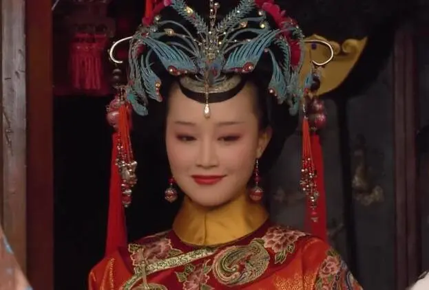 蓝盈莹人设翻车?被嘲是“伪文青”,30岁的她还有机会逆袭吗?