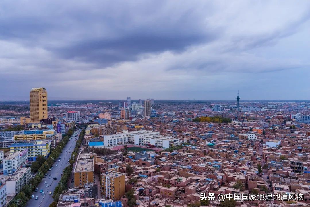 Why do you say "you have not been to Xinjiang if you have not been to Kashgar"?