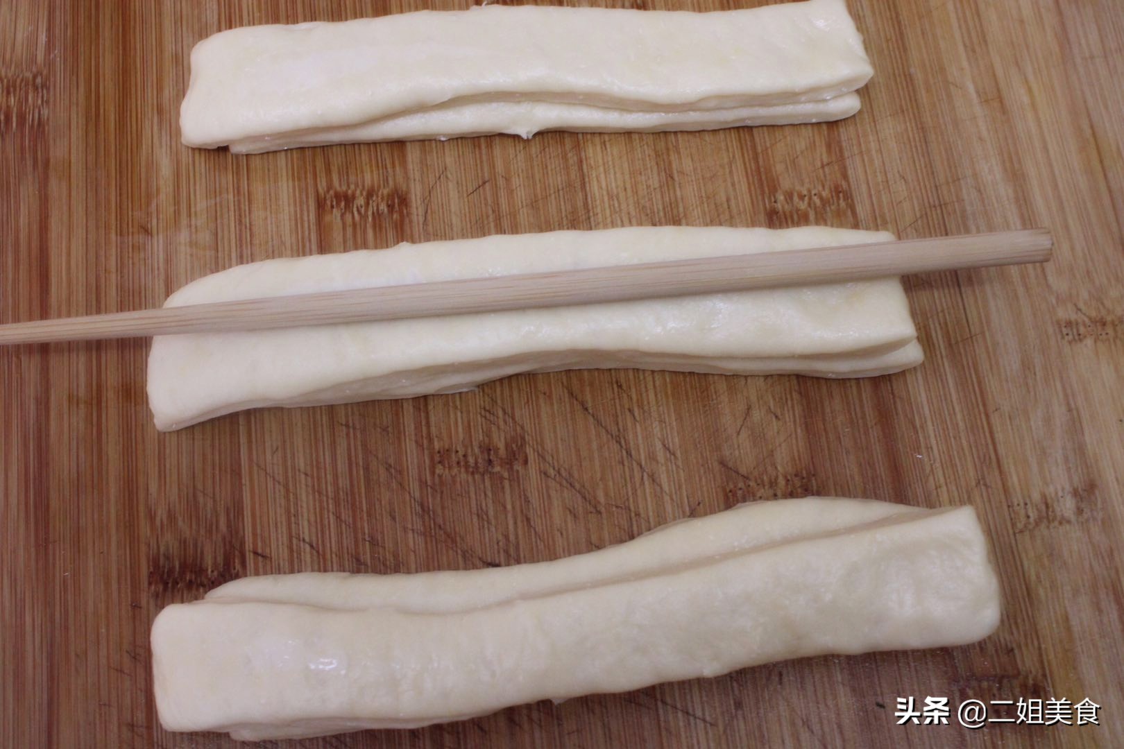 做油條，不用泡打粉，不用醒面，教您一招，快速發麵，蓬鬆還酥脆