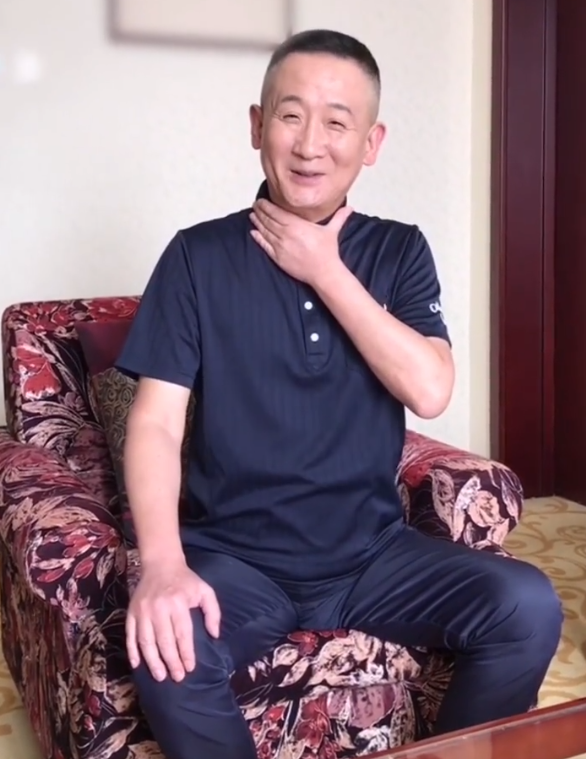 英达老婆梁欢照片 51岁梁欢身材发福走样，远不如大7岁宋丹丹气质佳
