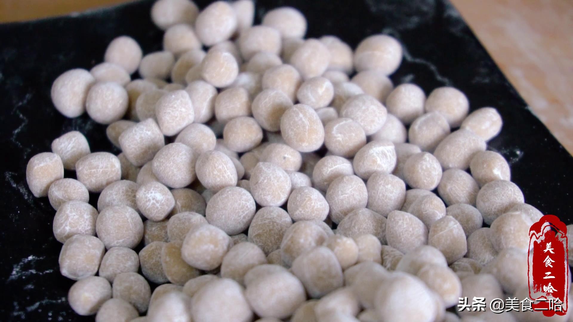 Homemade pearl milk tea, you can rub more than 200 pearls in 5 minutes. It is soft and dynamic. It is enjoyable to drink at home