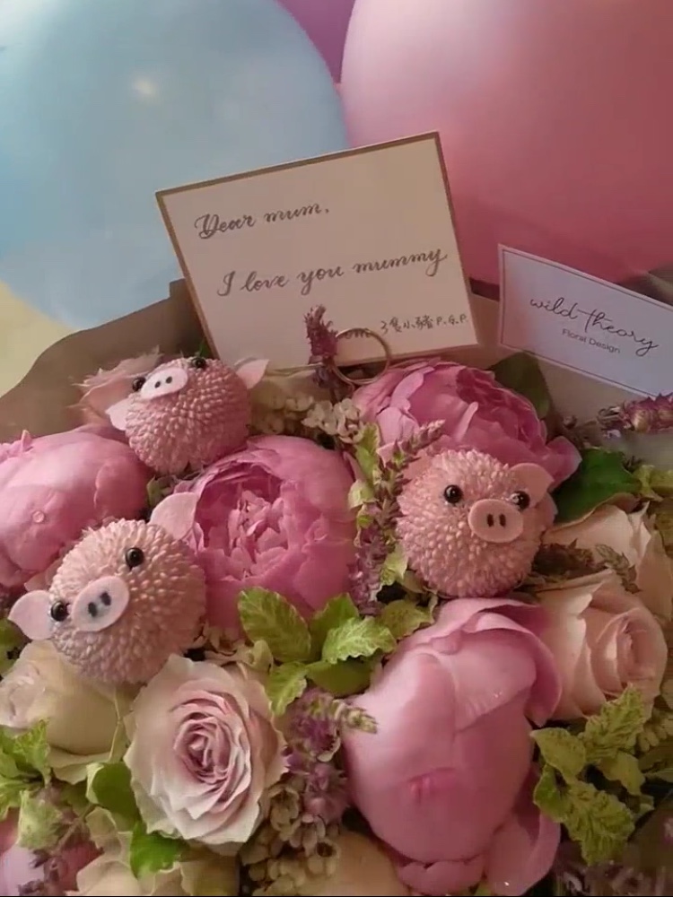 黎姿为双胞胎女儿庆祝11岁生日，左拥右抱超幸福，派对简单朴素