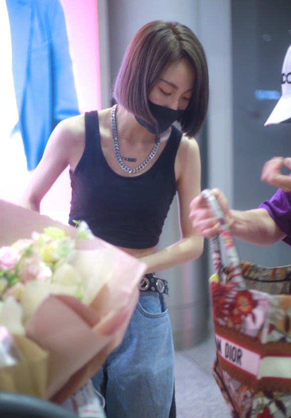 THE9成团后首次聚餐，看到她们都吃的啥，网友感