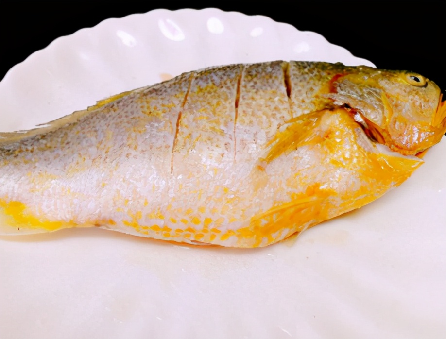 图片[2]-红烧黄花鱼的做法步骤图 鱼不破皮不粘锅更鲜嫩-起舞食谱网