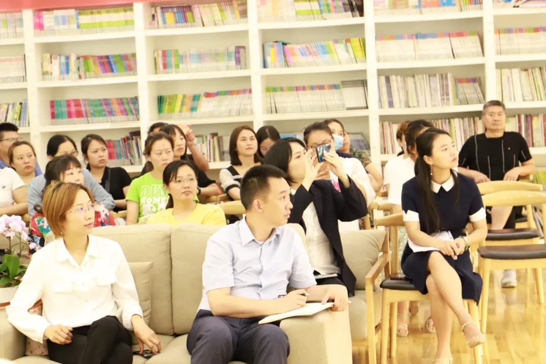 天府五小丨学生成长 家校同行——一场好评如潮的家庭教育讲座