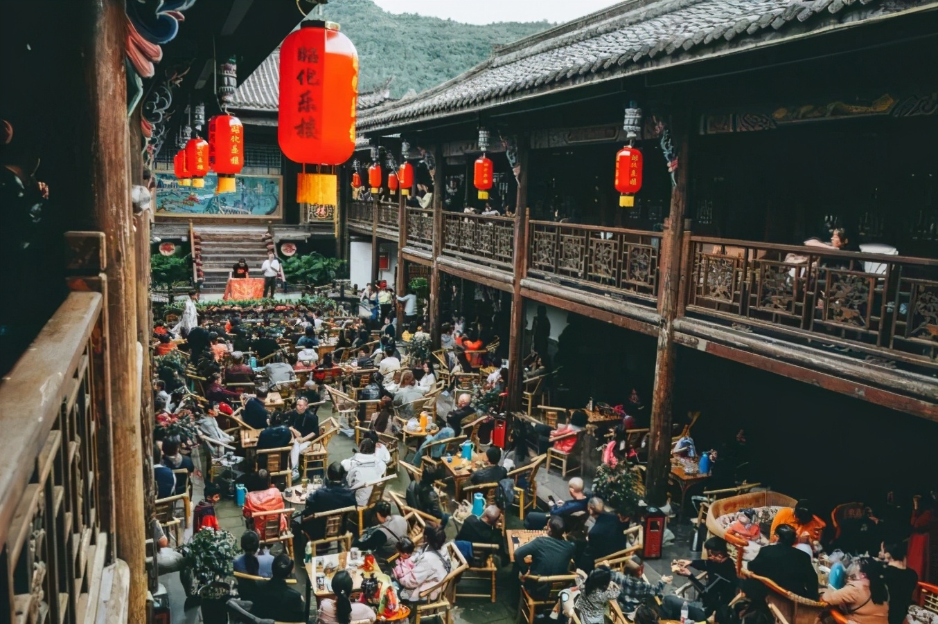 The ancient city of Sichuan, the ubiquitous traces of the Three Kingdoms, and the fireworks that travel through the world of Shuhan