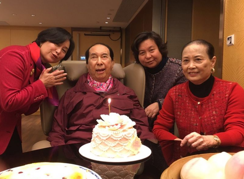 赌王前脚离世，后脚家产就遭起底，公司市值5