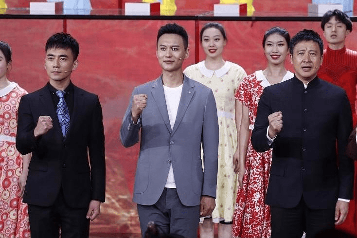 侯京健亮相央視五四晚會 講述《我們》致敬青春