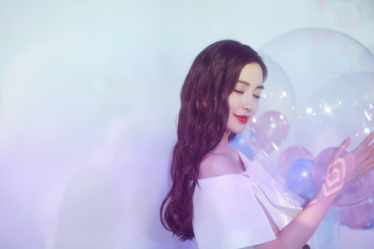 奔跑吧团宠到边缘人物，Angelababy的危机终于还是