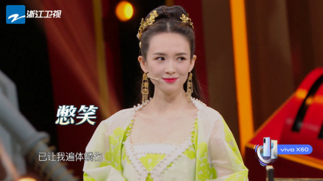 汪峰攜女兒素顏出鏡，醒醒看媽媽拍戲心疼哭，繼女囑咐媽媽多休息