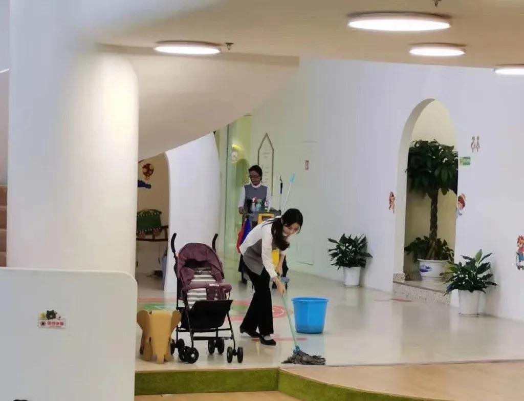 赵丽颖《幸福》造型曝光,裸妆出演乡村妇女,却被粉丝嫌弃不够土
