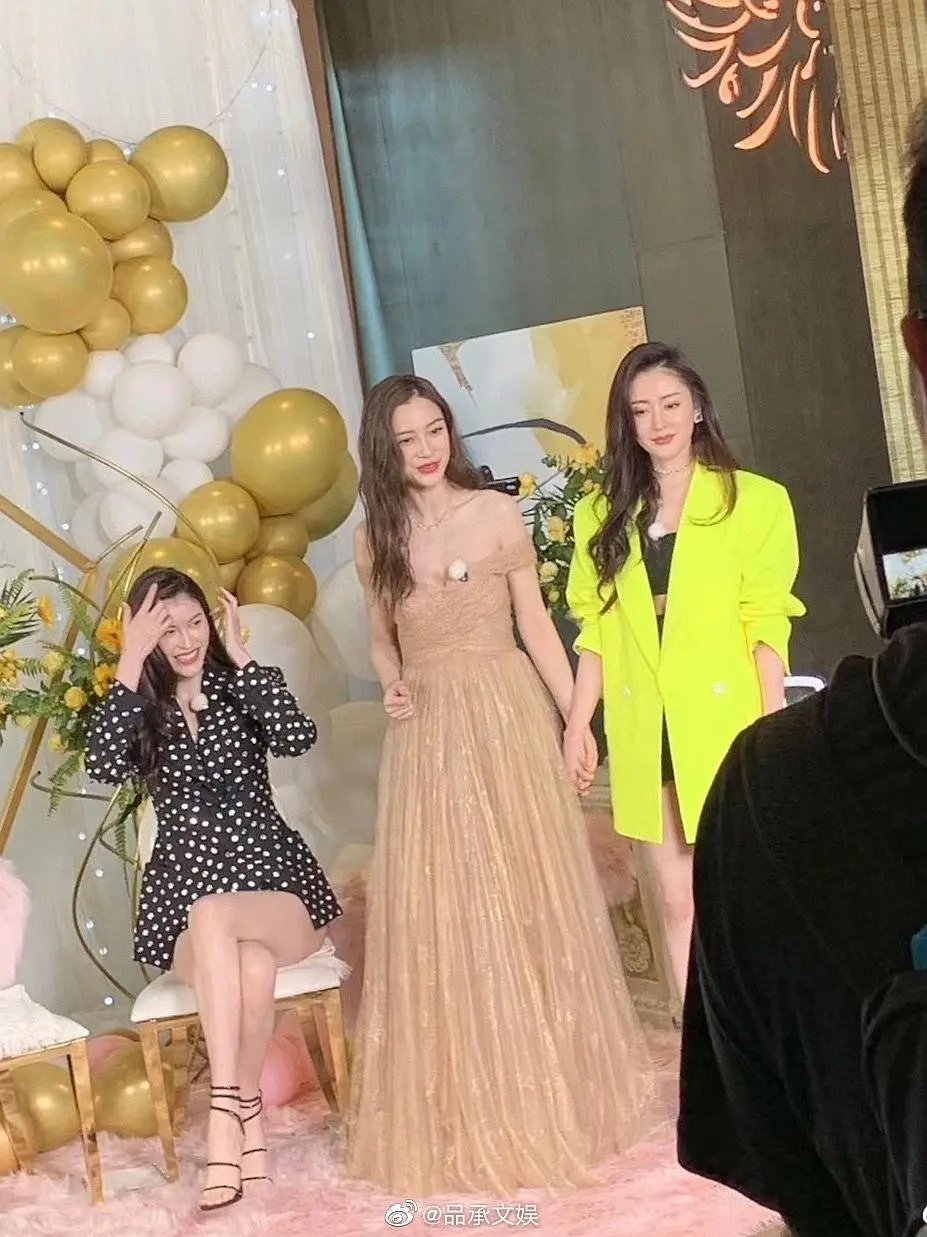 baby好怕被比下去，录节目非要穿高定仙女裙，和