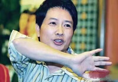 知名导演直言“谢大脚”车祸另有蹊跷，3个细节让人生疑