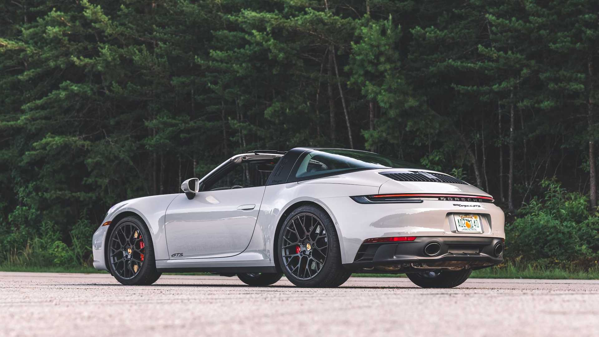 介于Carrera S和Turbo S之间，全新保时捷911 GTS大量实拍图发布