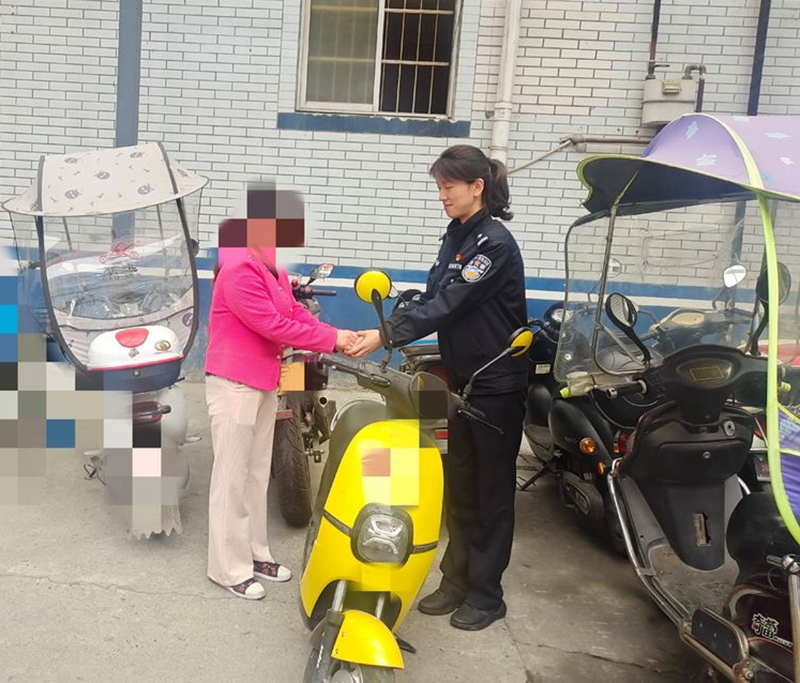 四川江油：民警及时破案，为群众找回被盗电瓶车