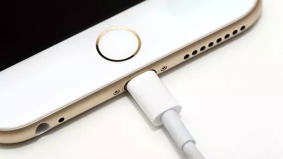 手機屏幕碎了，別急著花錢換屏，嘗試簡單一招，15分鐘修復