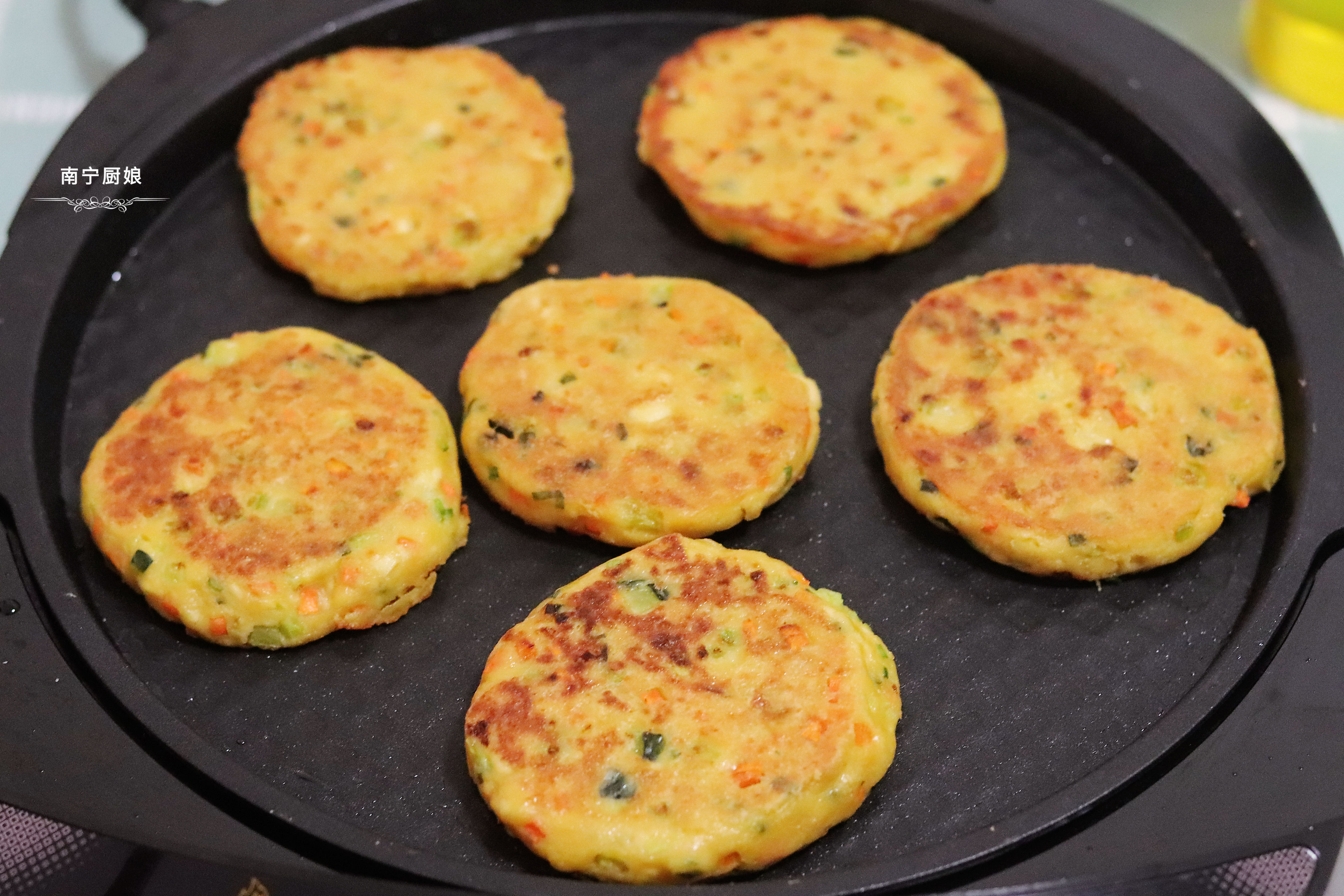 鸡蛋搭配豆腐，只需10分钟，就能做出一道营养丰富又美味的早餐