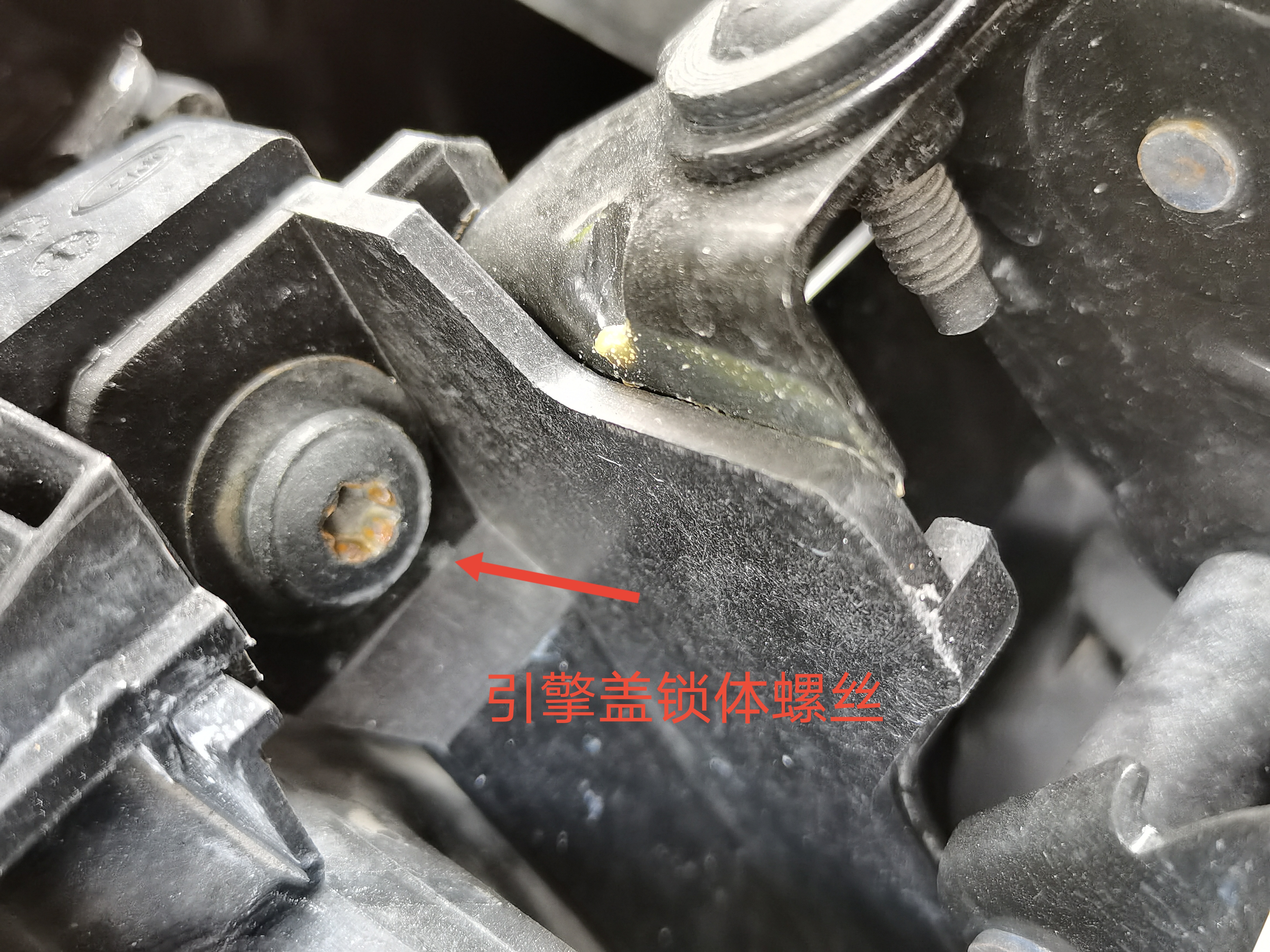 高手請進(jìn)來研究，寶馬740，庫存6年的新車，表顯近8千公里？