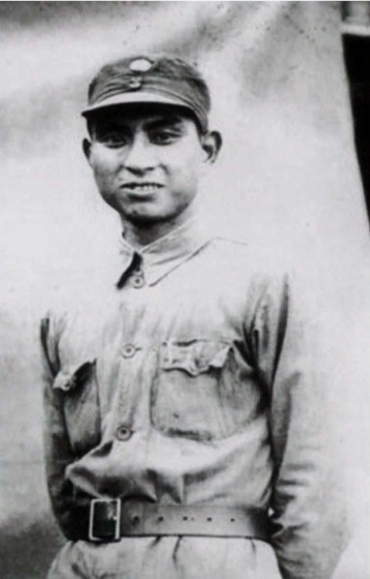 英国元帅卧姿射击连发连中，把枪给我军上将，